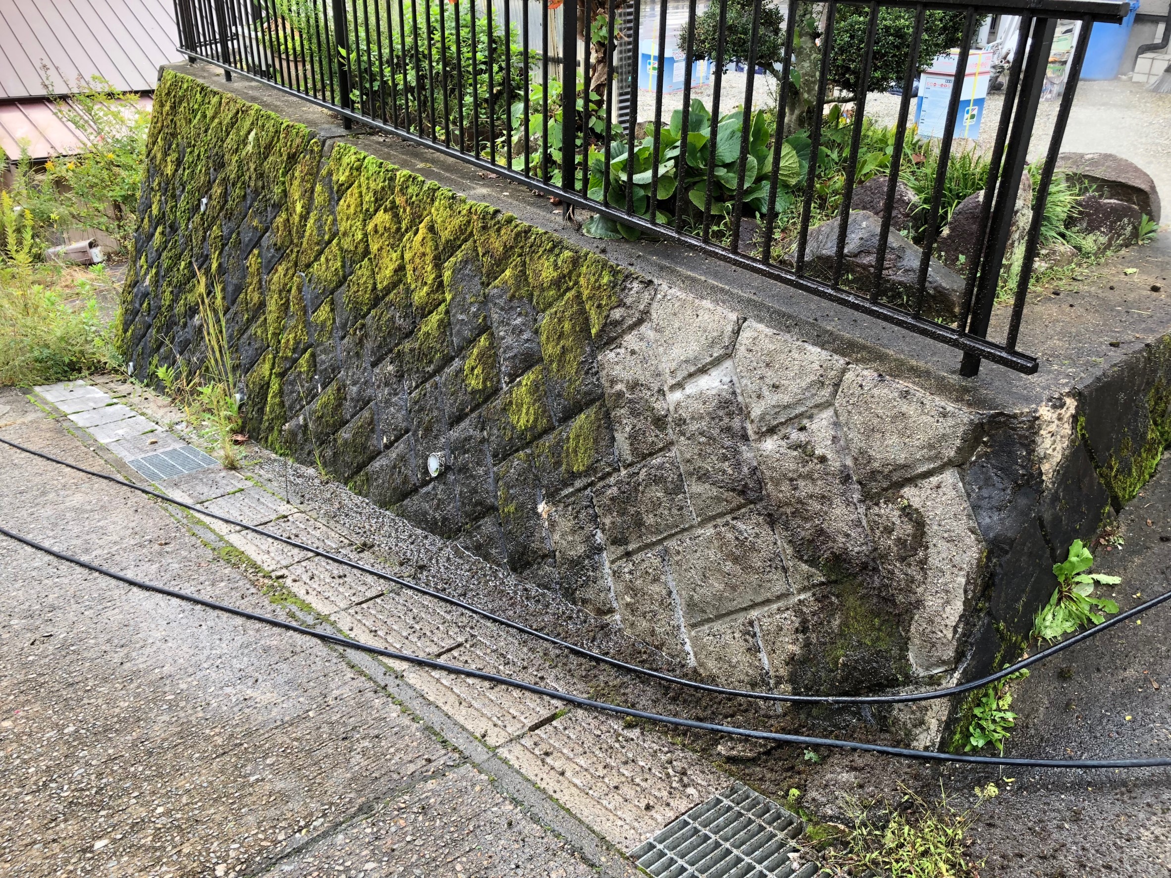 多治見市の外壁塗装、屋根塗装株式会社エスエスの施工事例Before